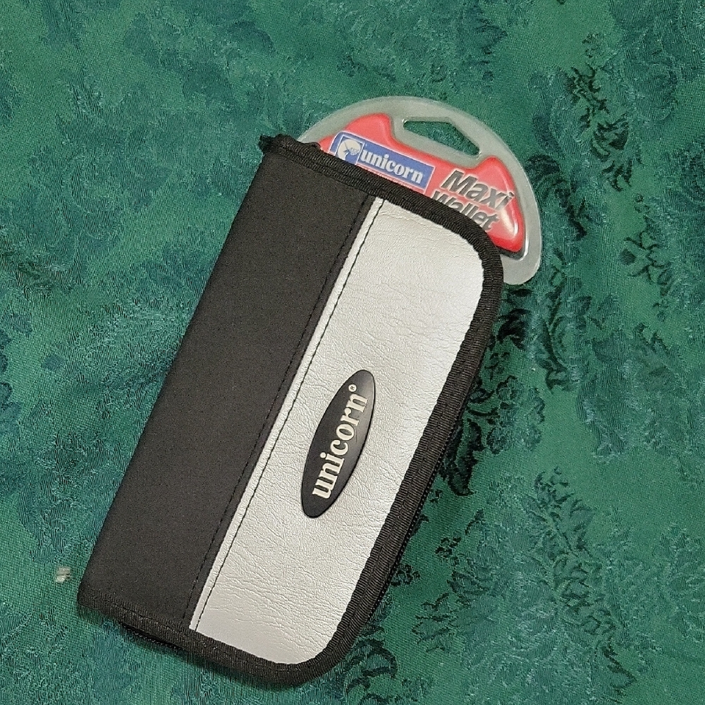Unicorn Black & Silver Dart Case NEW